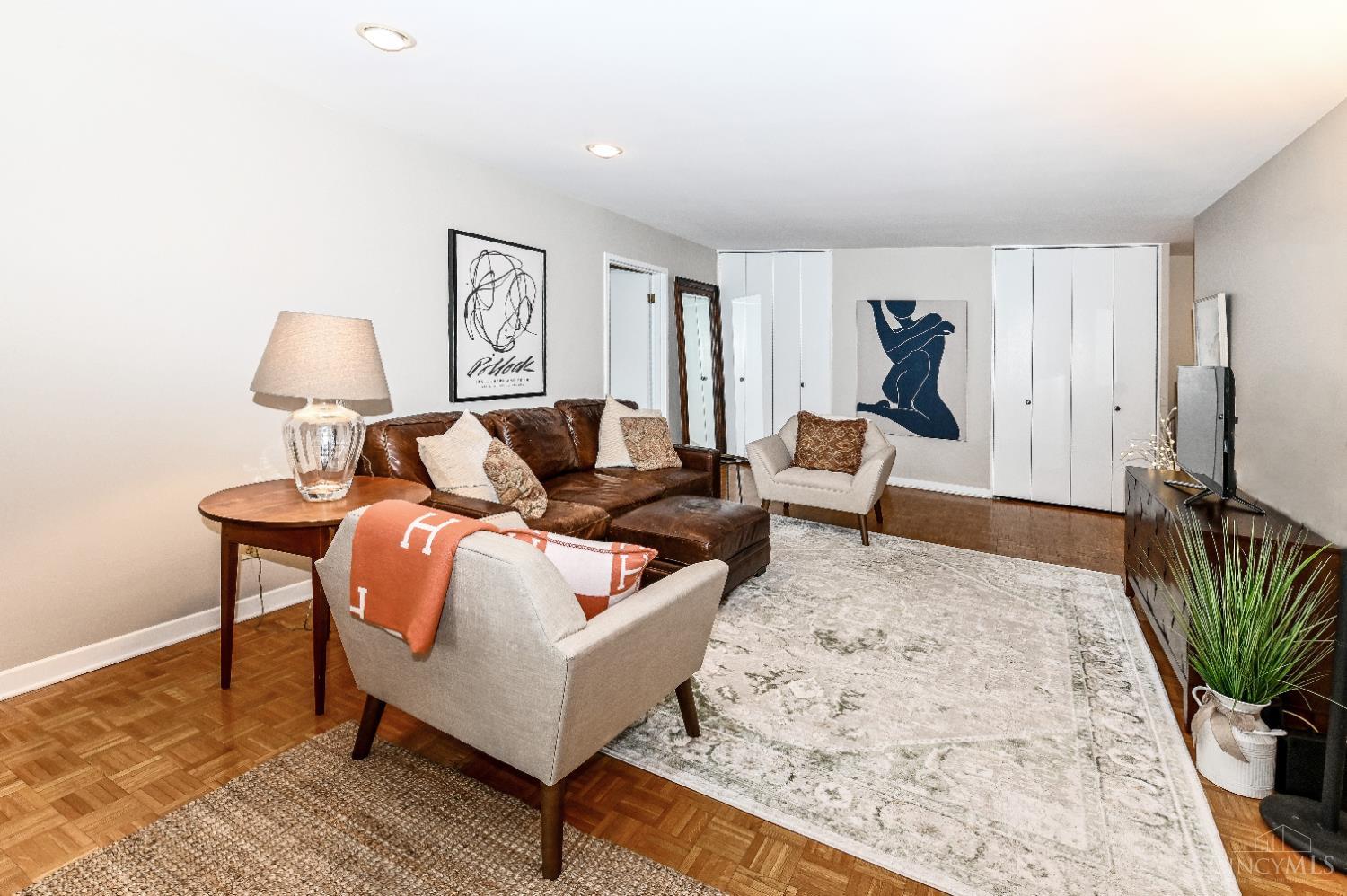 2324 Madison Road 209