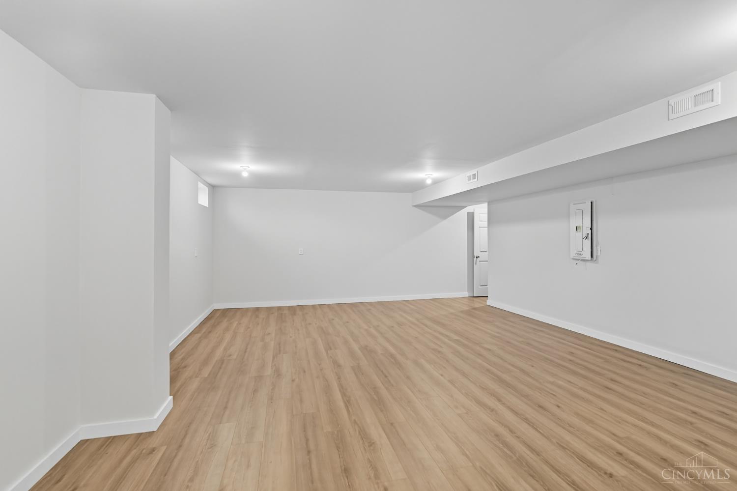 5913 Stones Throw Way