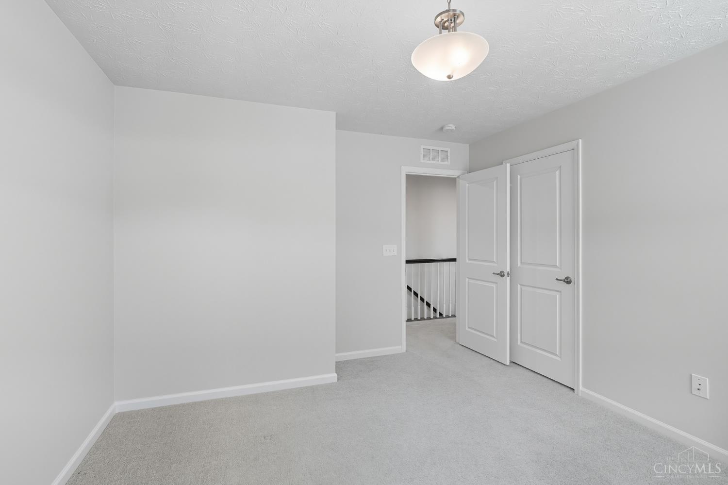 5913 Stones Throw Way