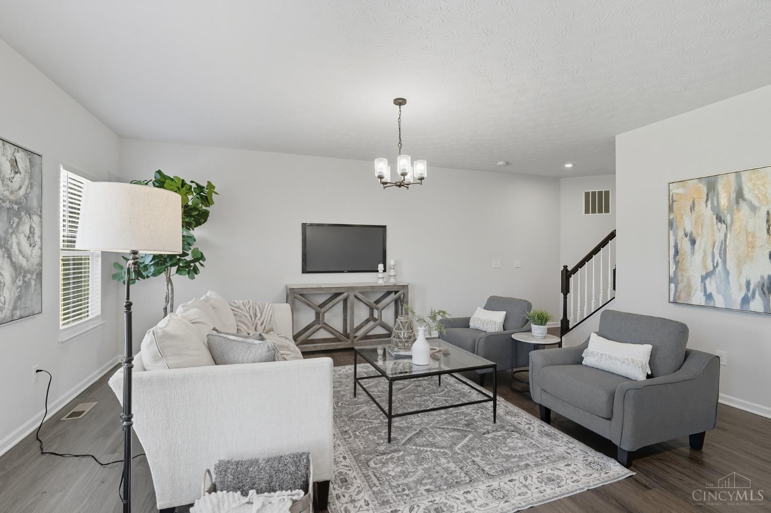 5913 Stones Throw Way