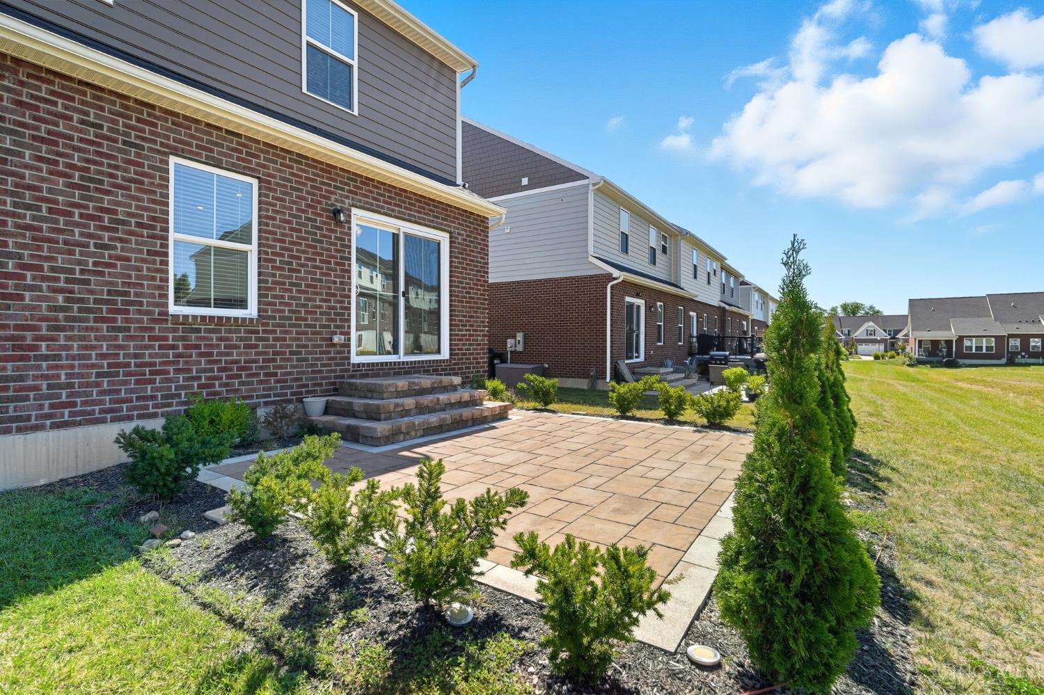 5913 Stones Throw Way