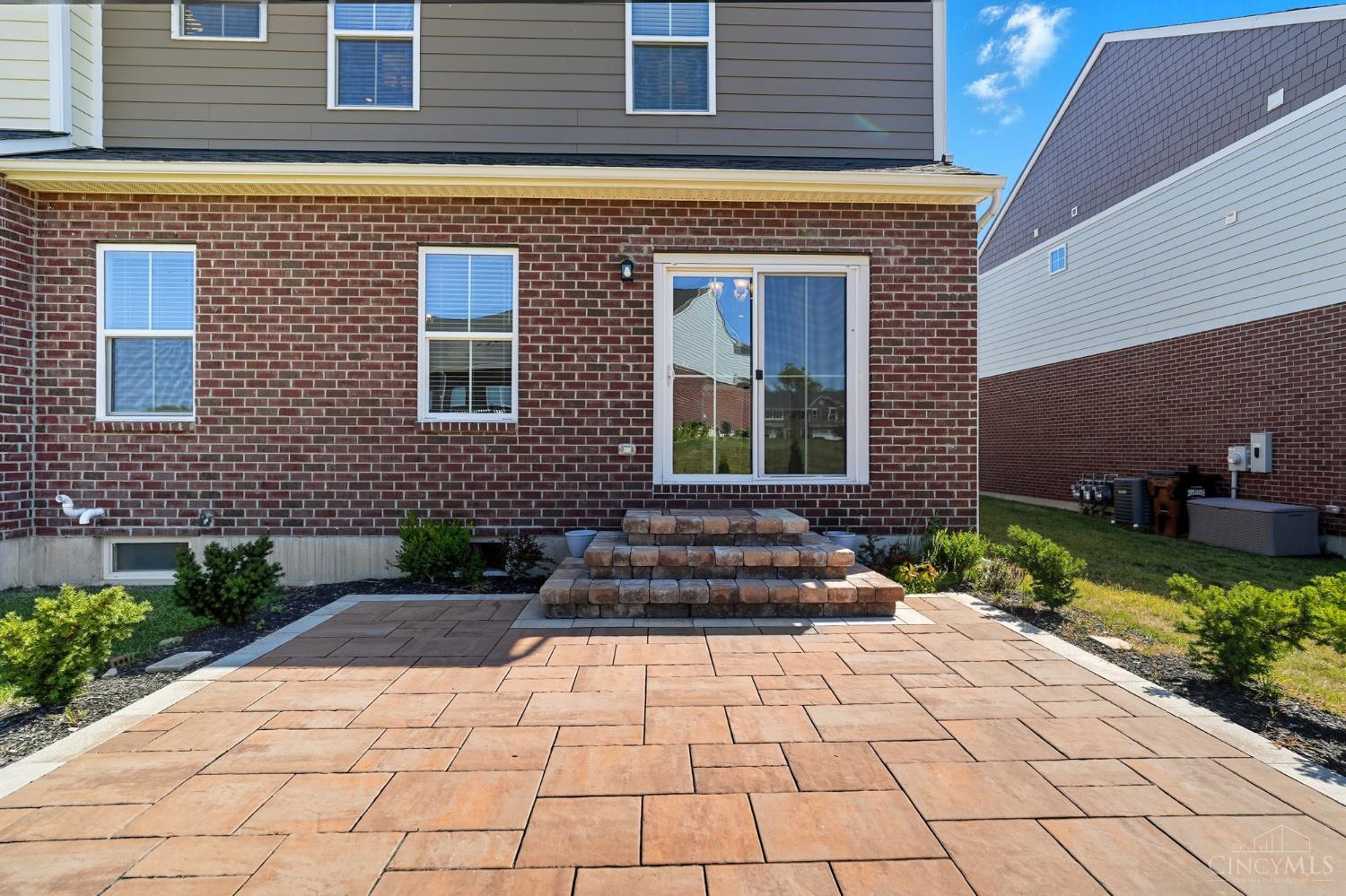 5913 Stones Throw Way