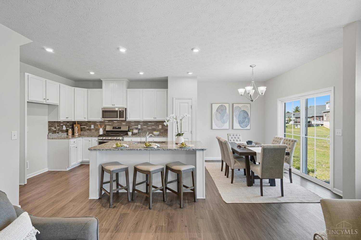 5913 Stones Throw Way