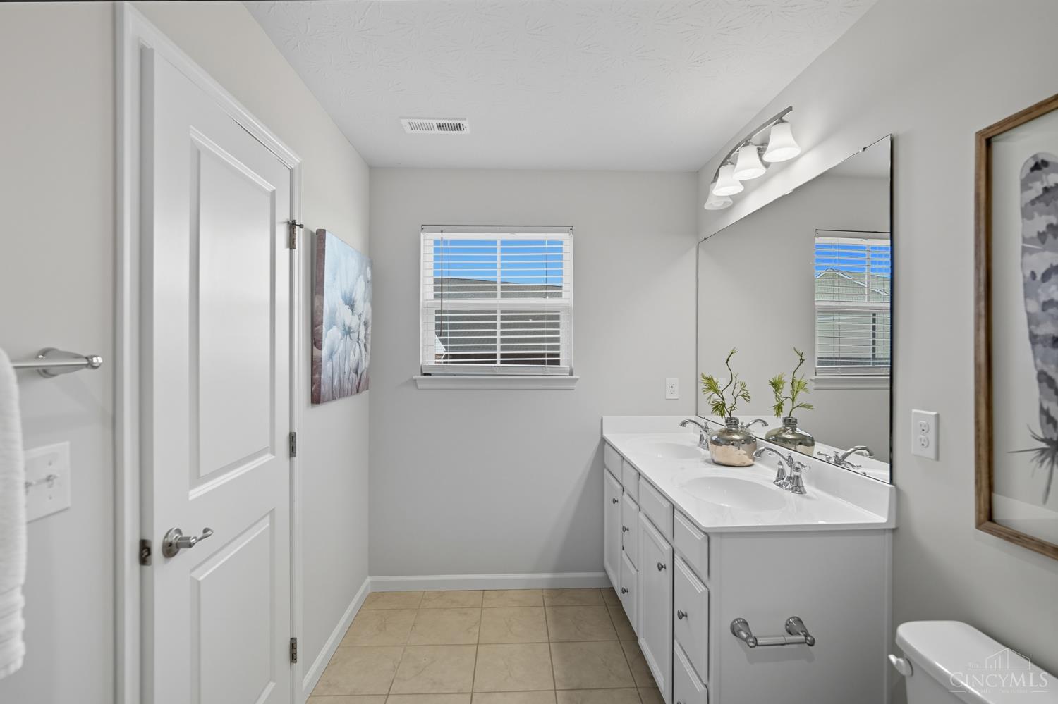 5913 Stones Throw Way
