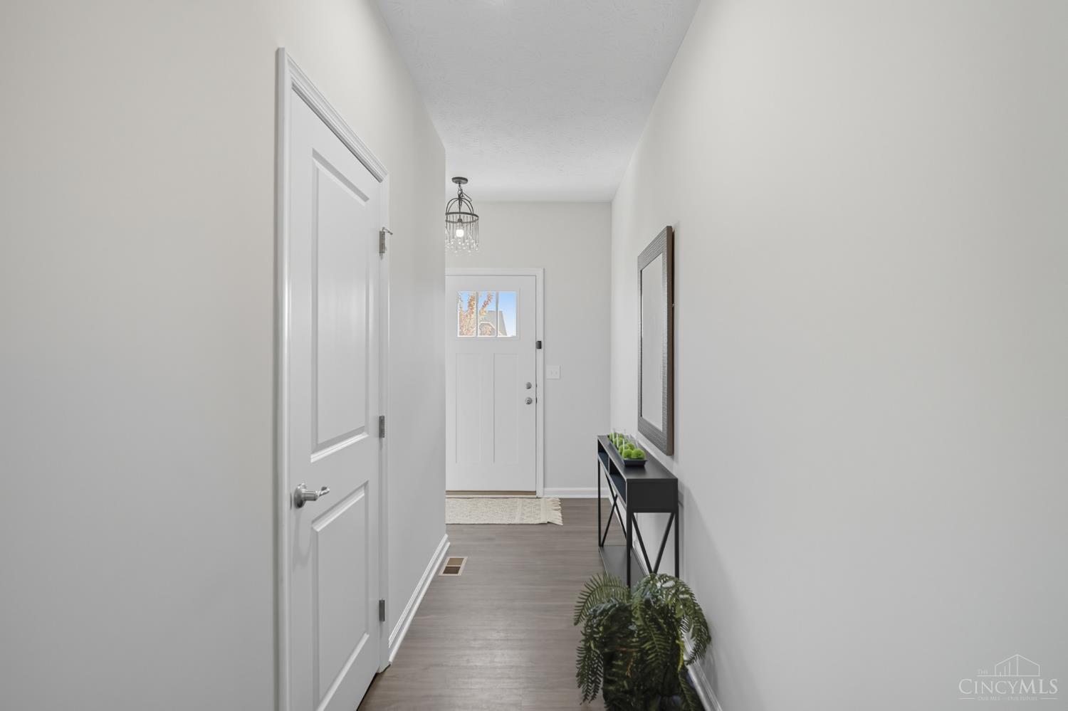 5913 Stones Throw Way