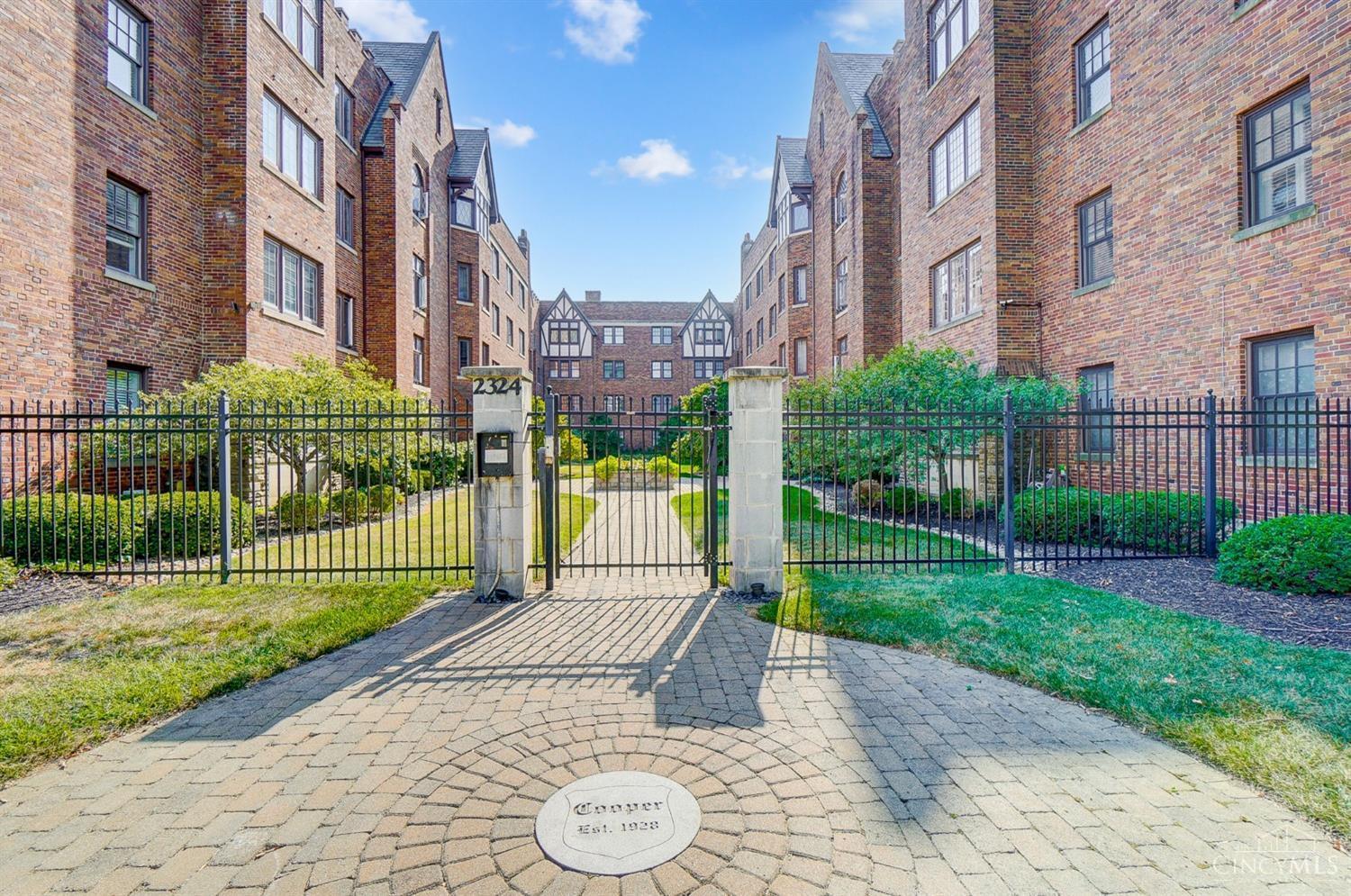 2324 Park Avenue 40