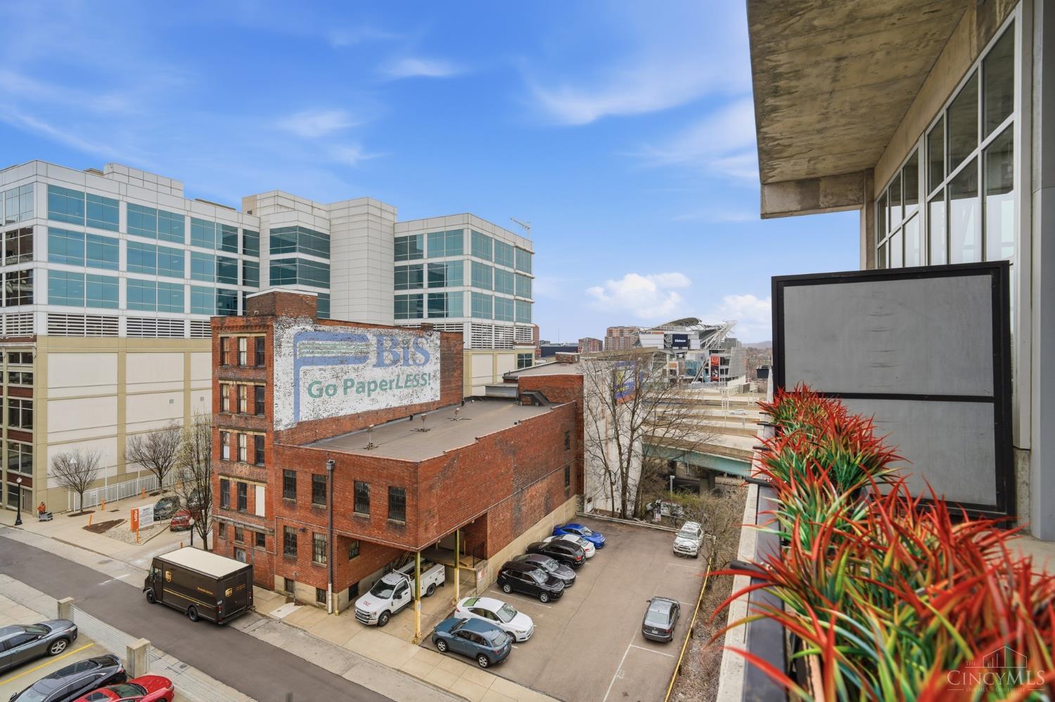 353 W Fourth Street 409
