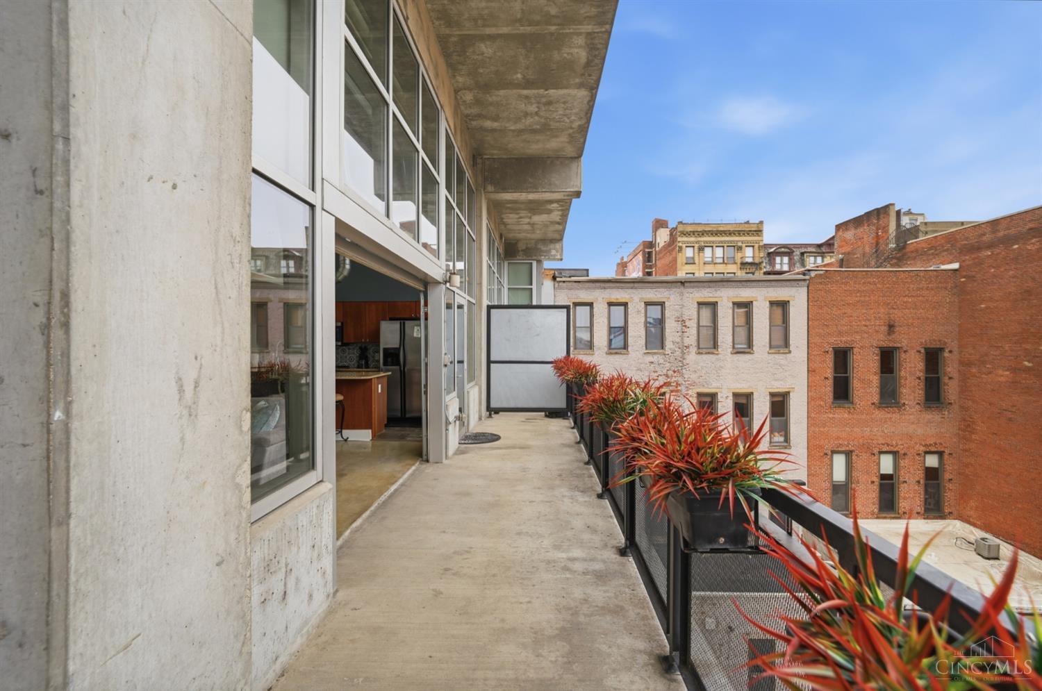 353 W Fourth Street 409