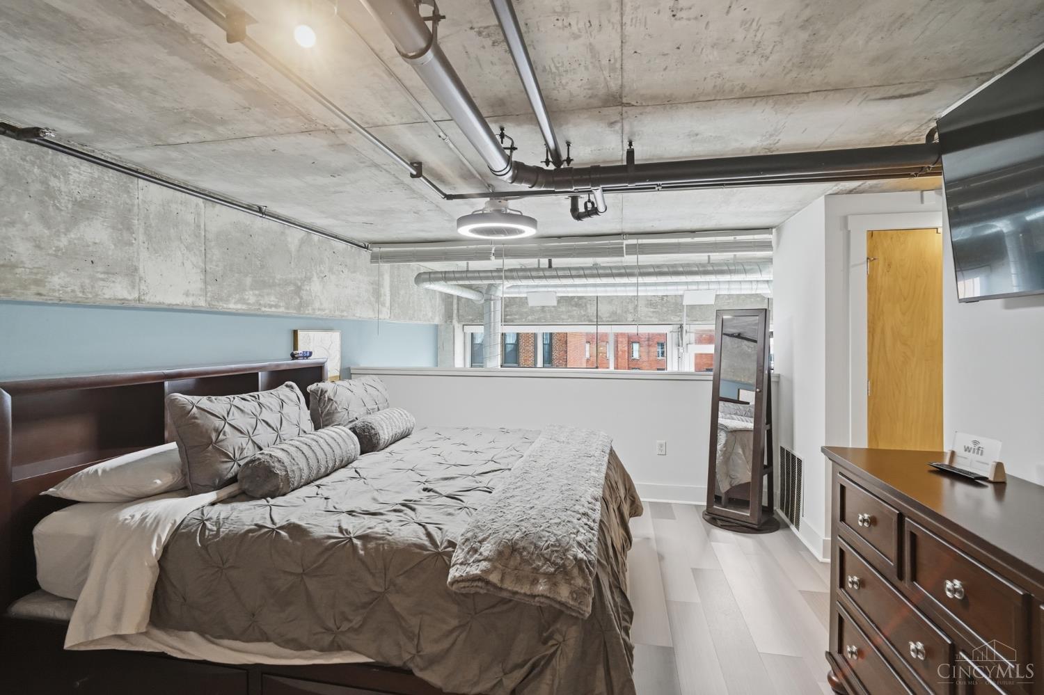 353 W Fourth Street 409