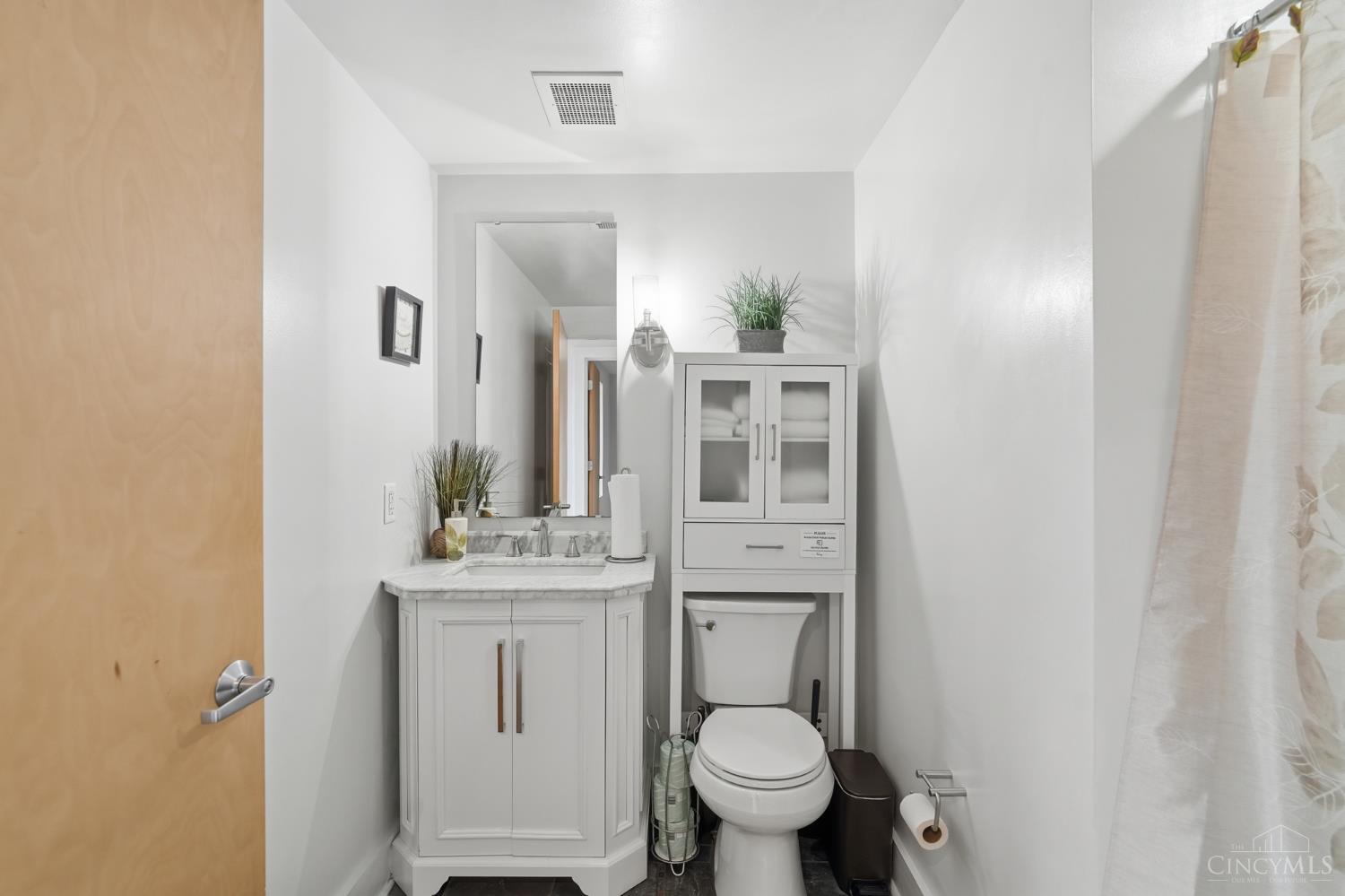 353 W Fourth Street 409