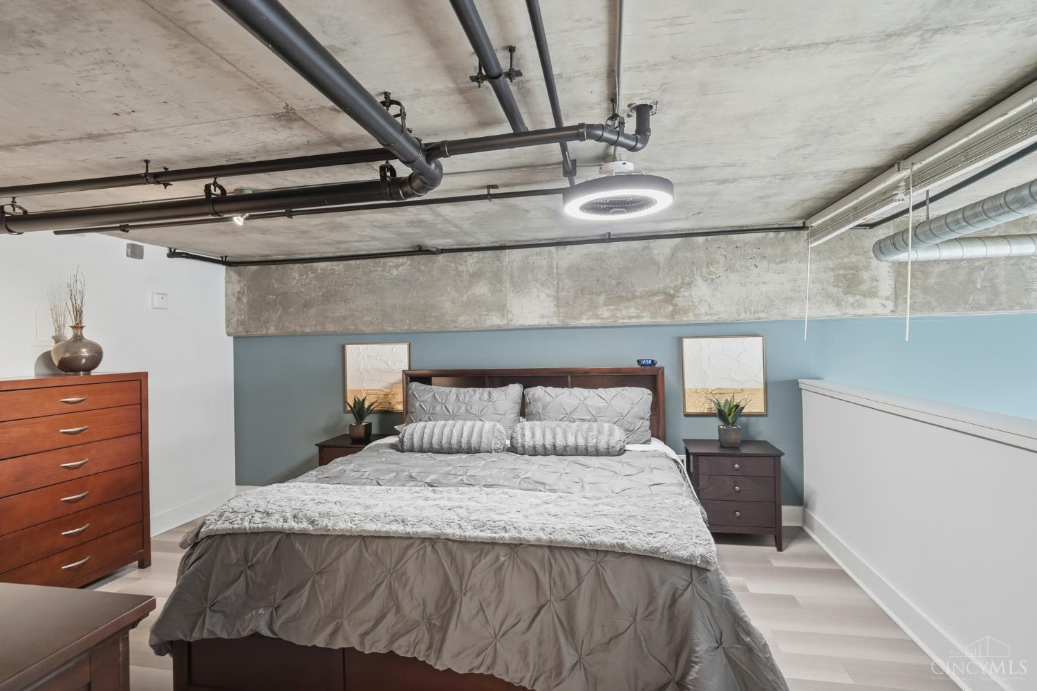 353 W Fourth Street 409