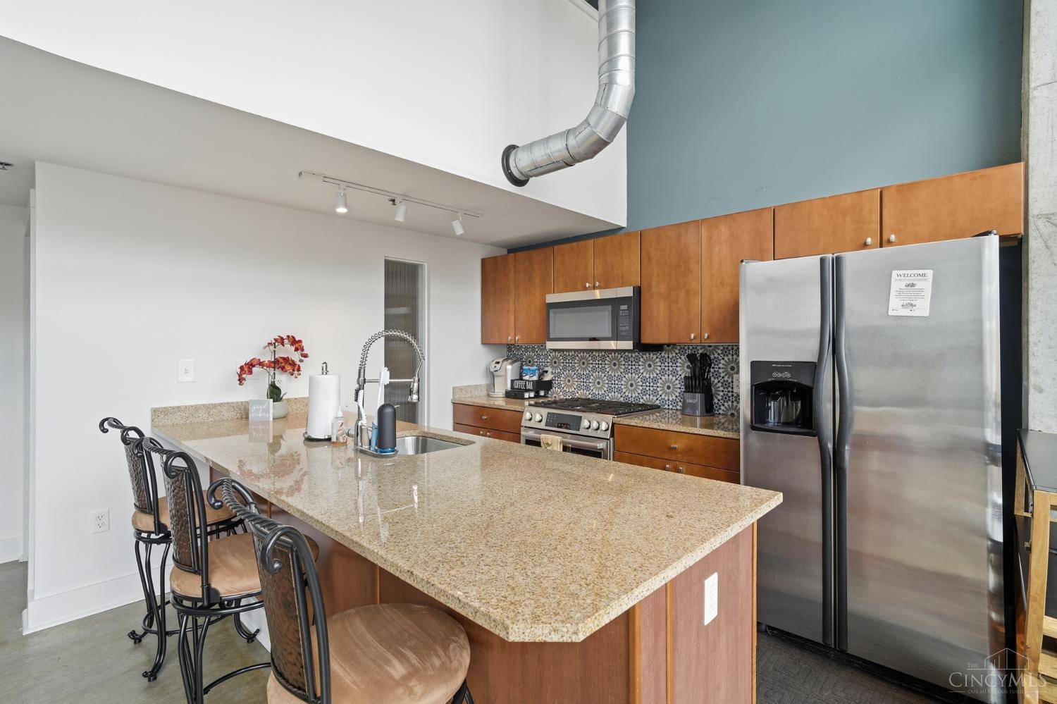 353 W Fourth Street 409