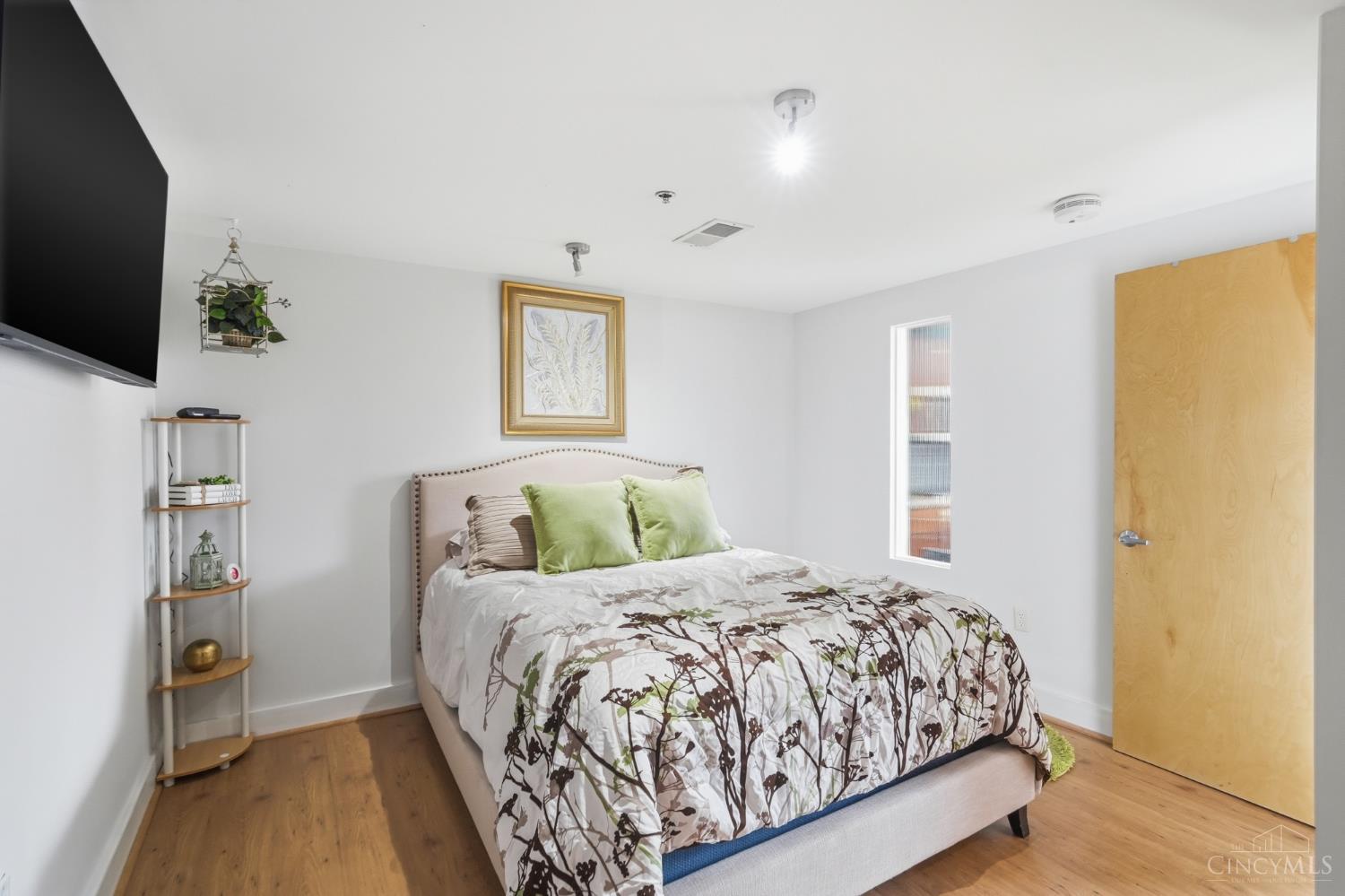 353 W Fourth Street 409
