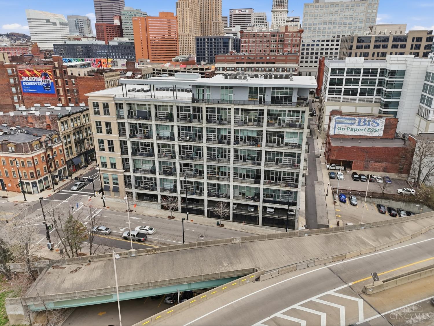 353 W Fourth Street 409