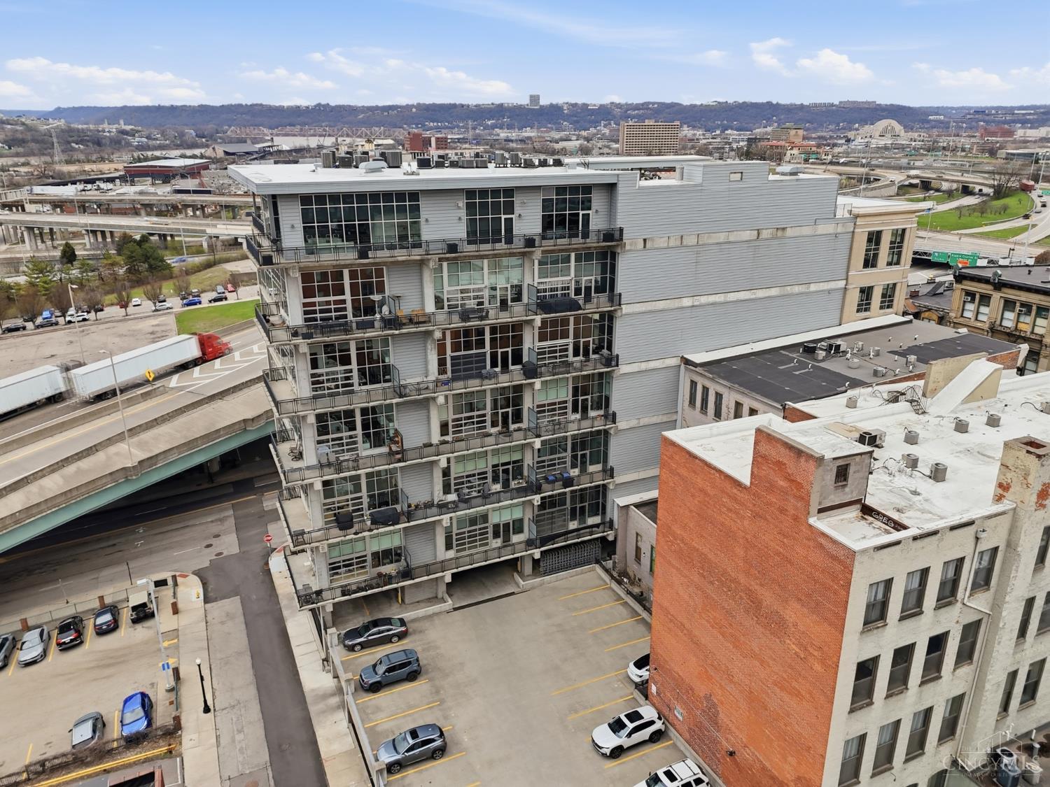 353 W Fourth Street 409