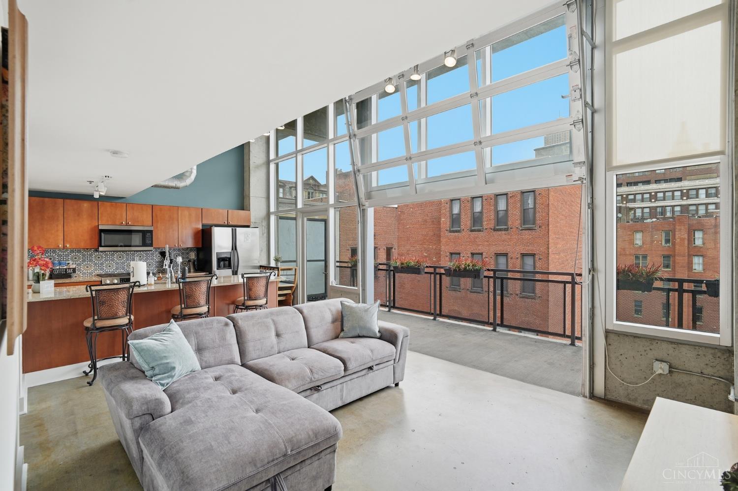 353 W Fourth Street 409