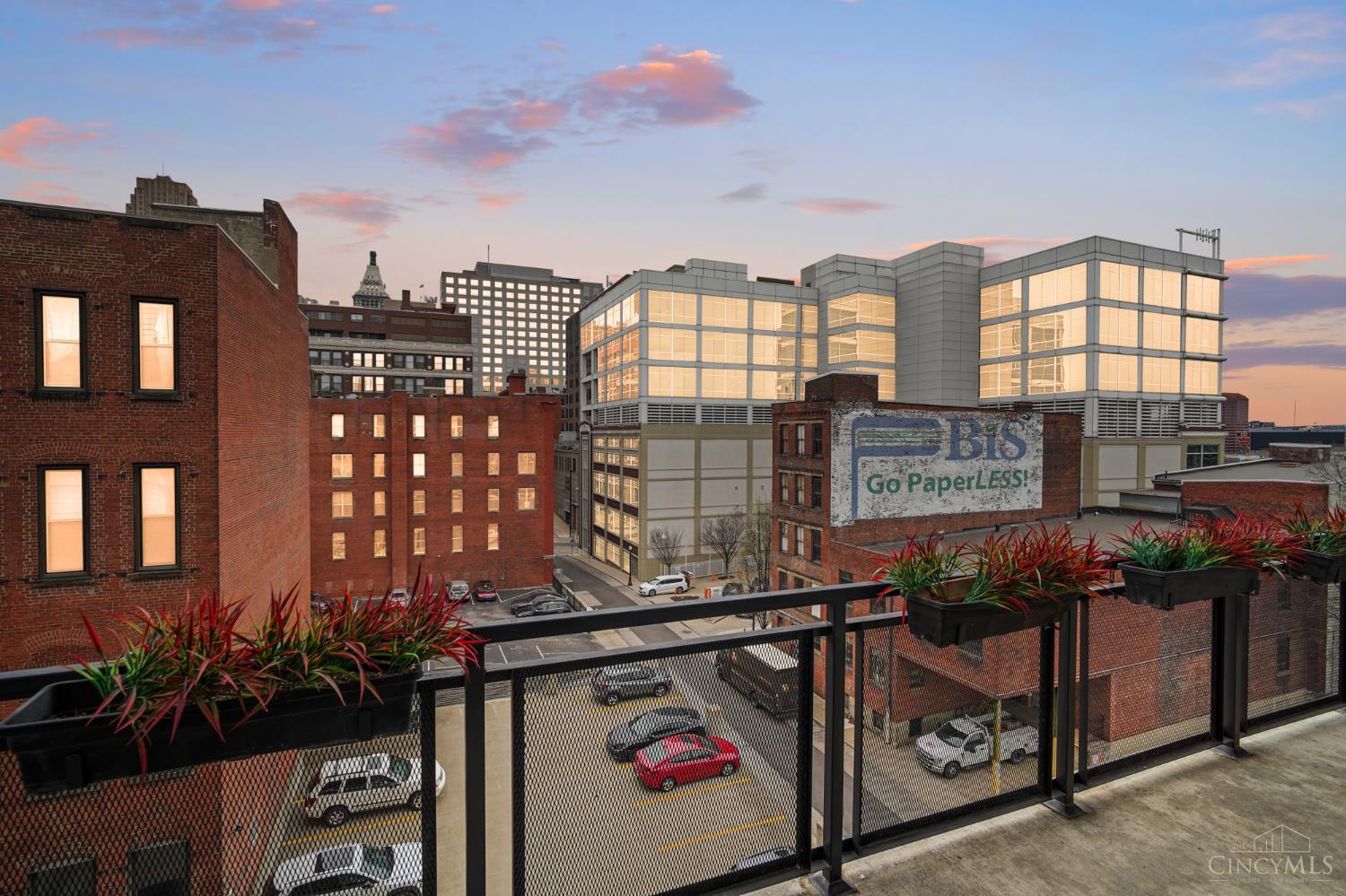 353 W Fourth Street 409
