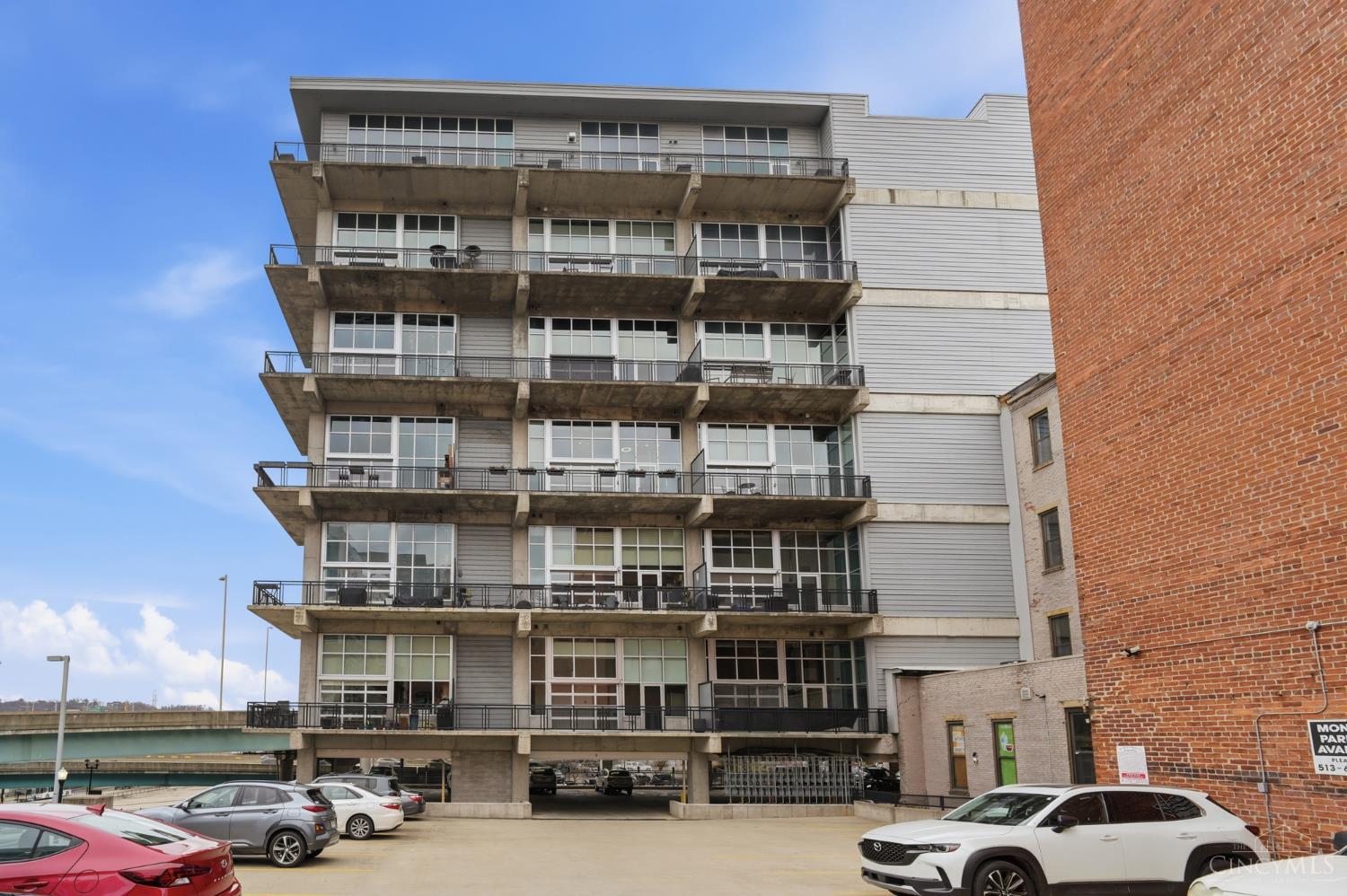 353 W Fourth Street 409
