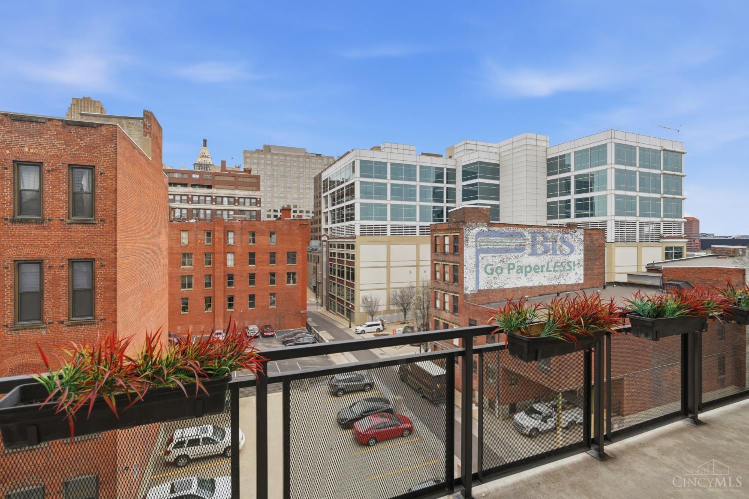 353 W Fourth Street 409
