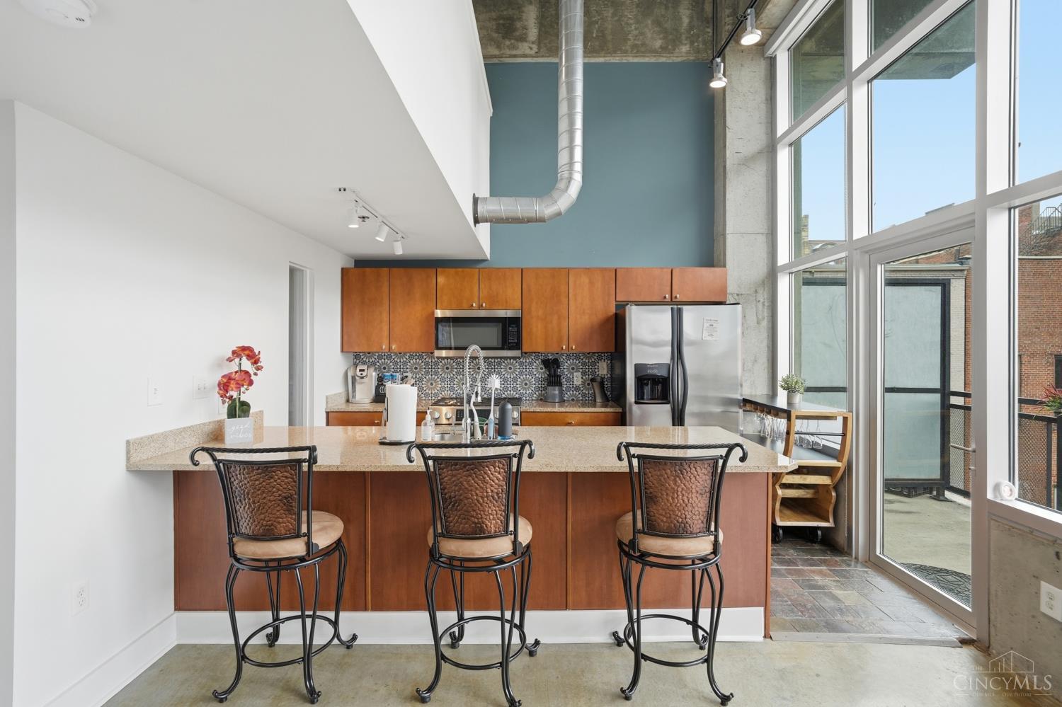 353 W Fourth Street 409