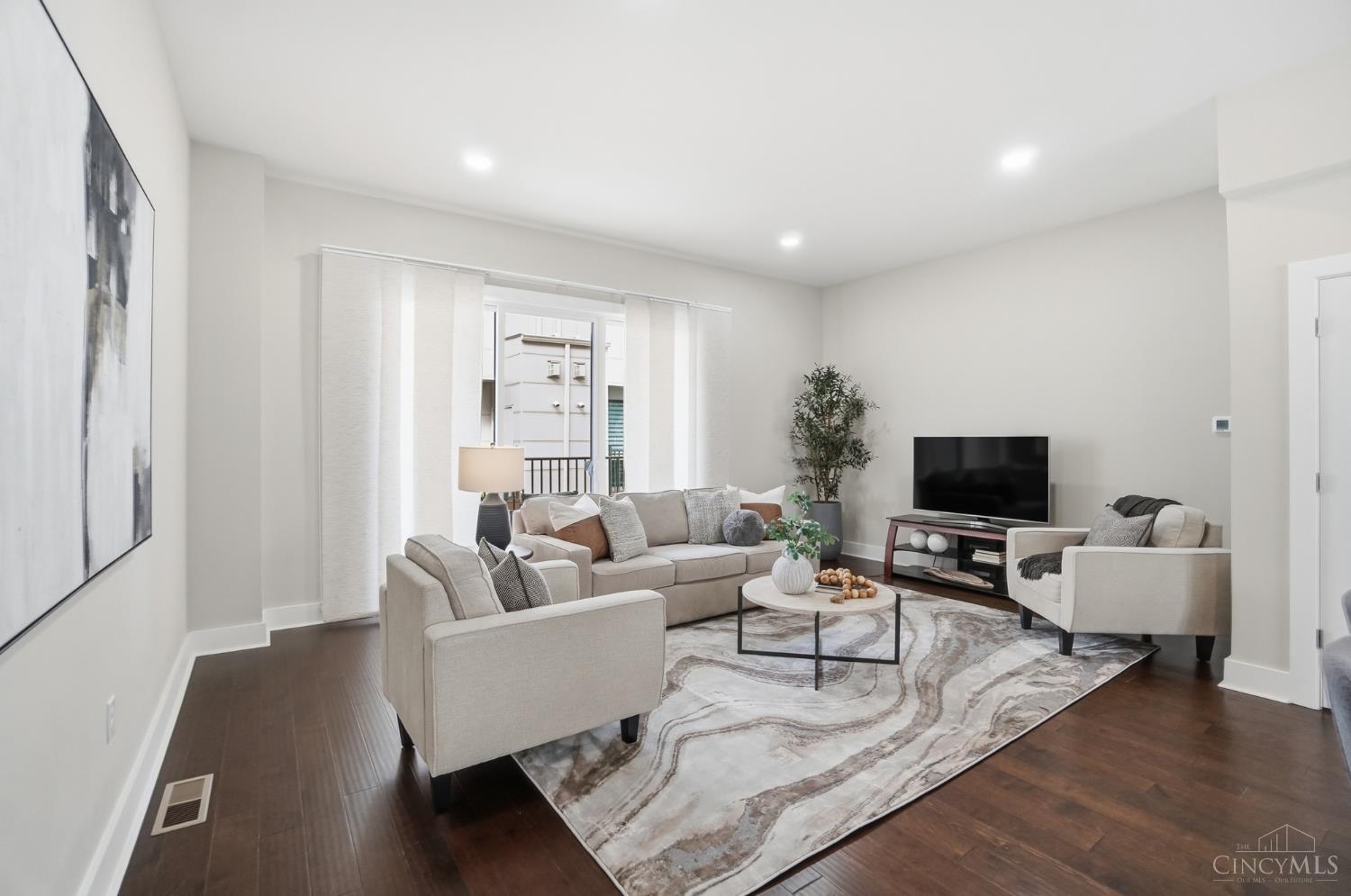 2711 Hyde Park Avenue C