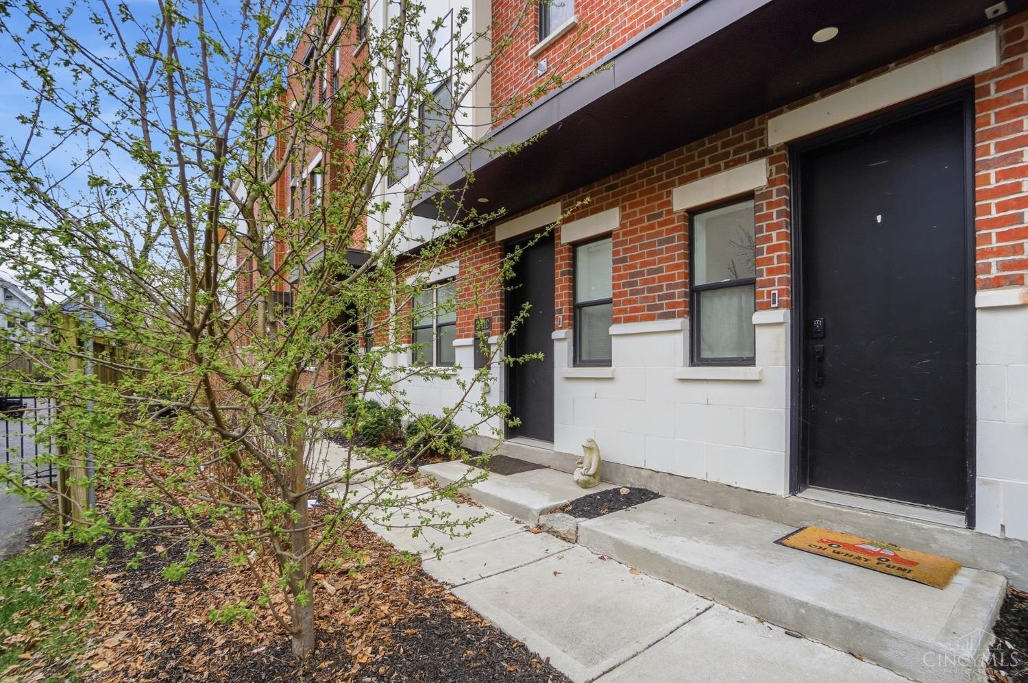 2711 Hyde Park Avenue C