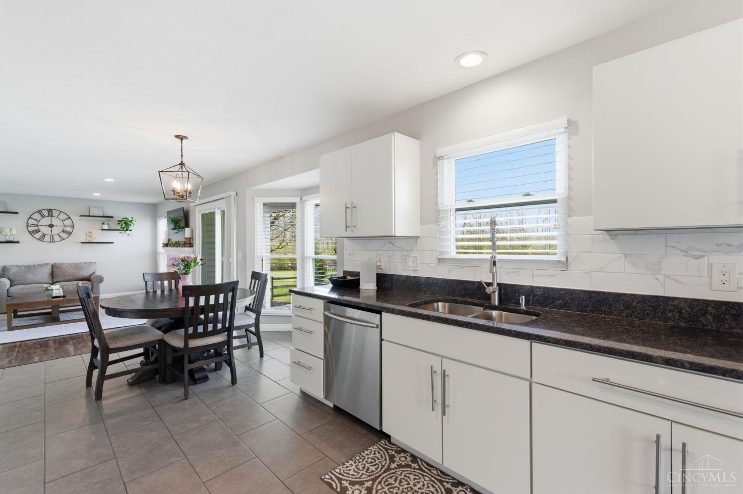 4472 S Mallard Cove