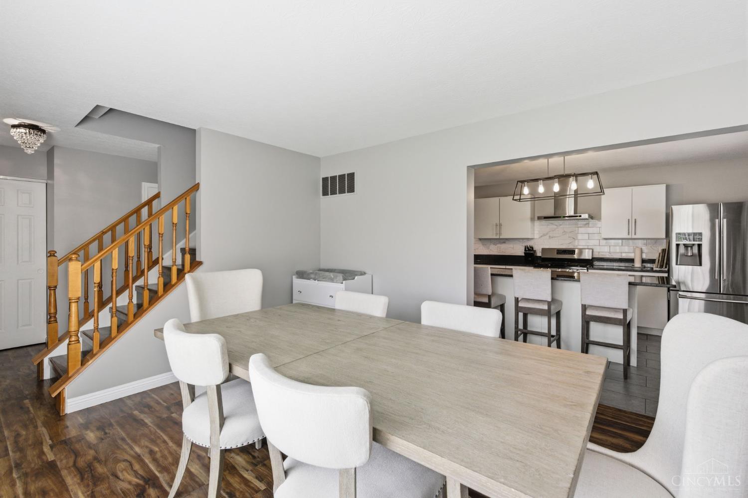 4472 S Mallard Cove