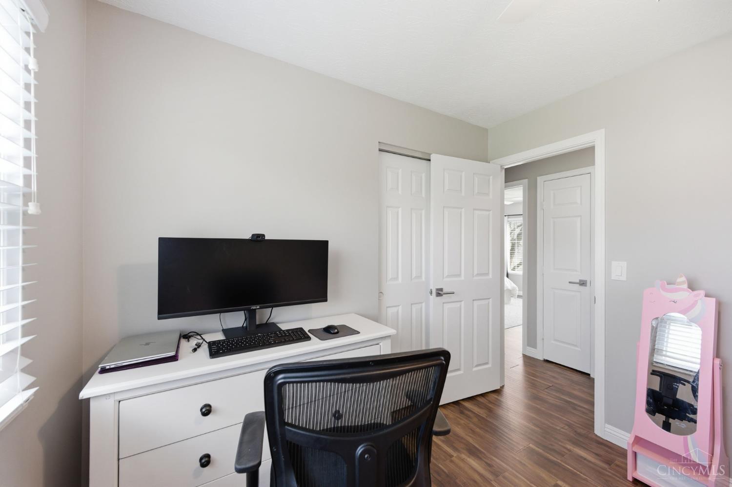 4472 S Mallard Cove