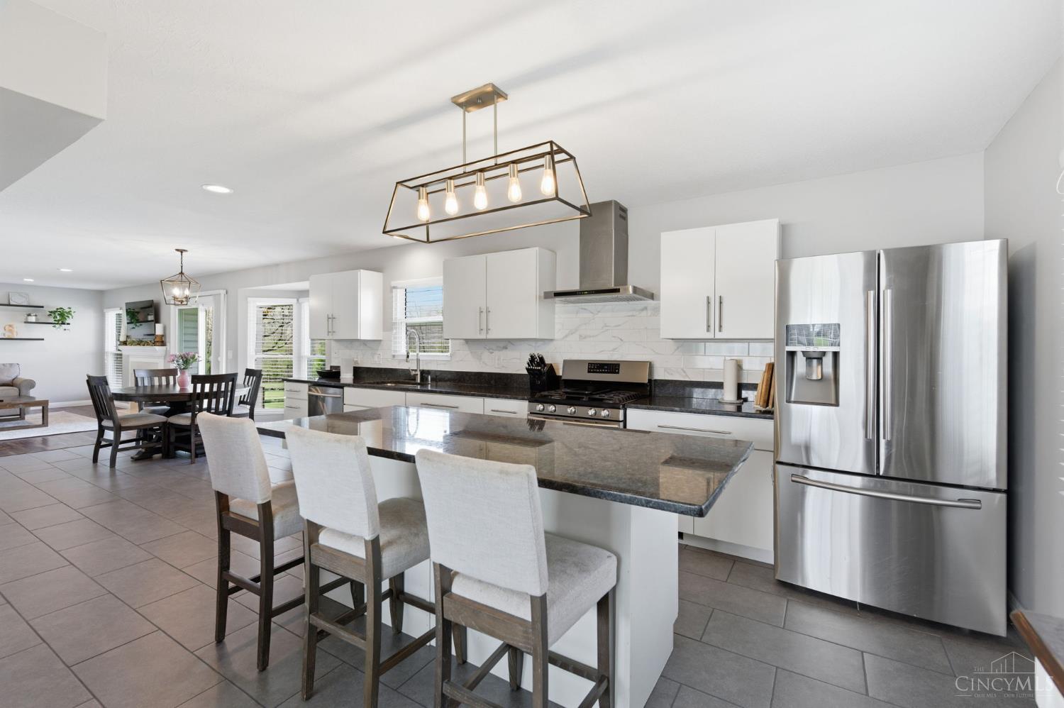 4472 S Mallard Cove