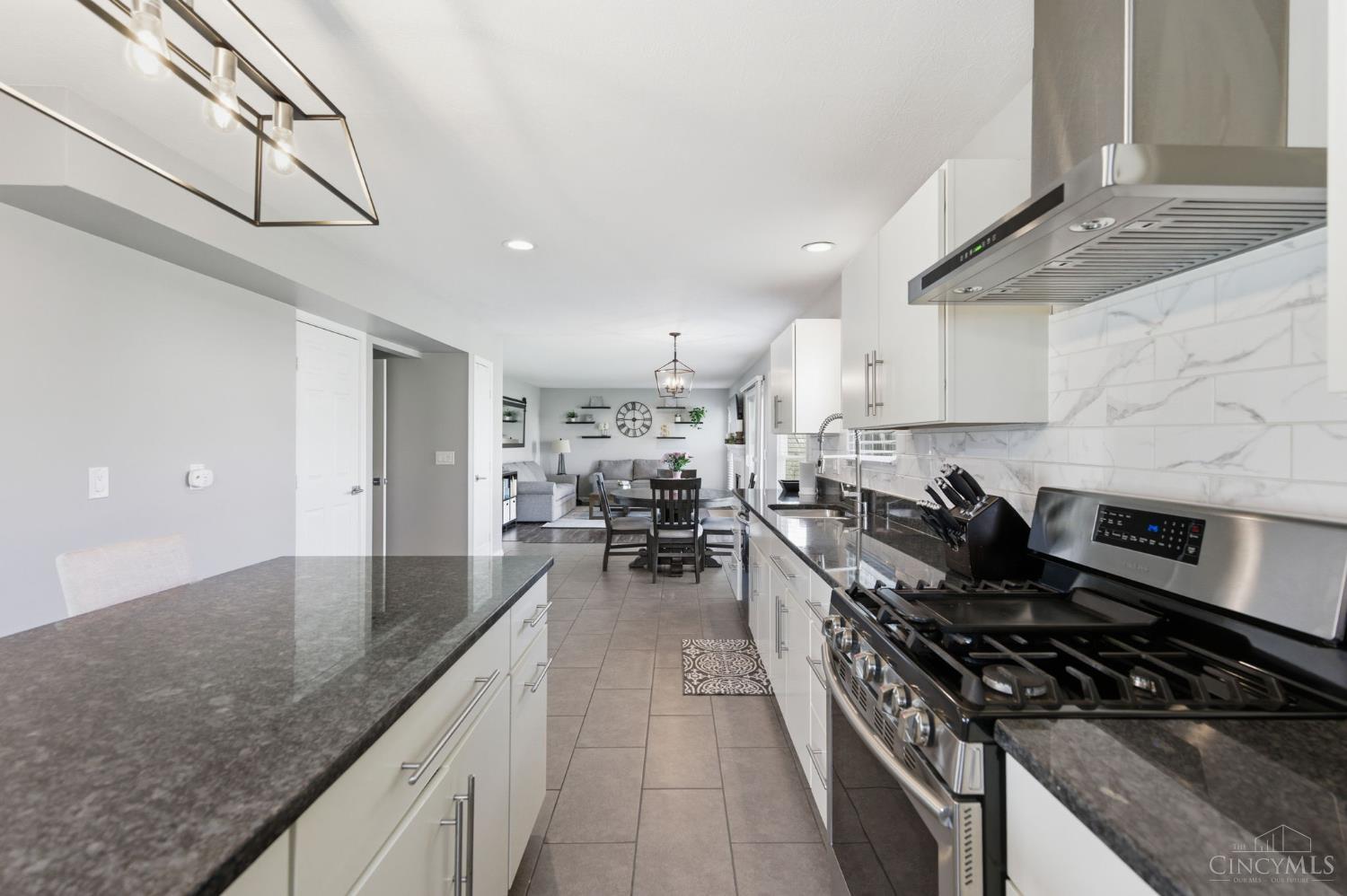 4472 S Mallard Cove