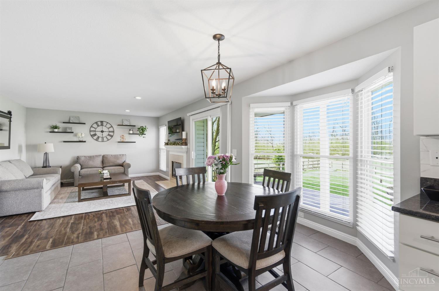 4472 S Mallard Cove