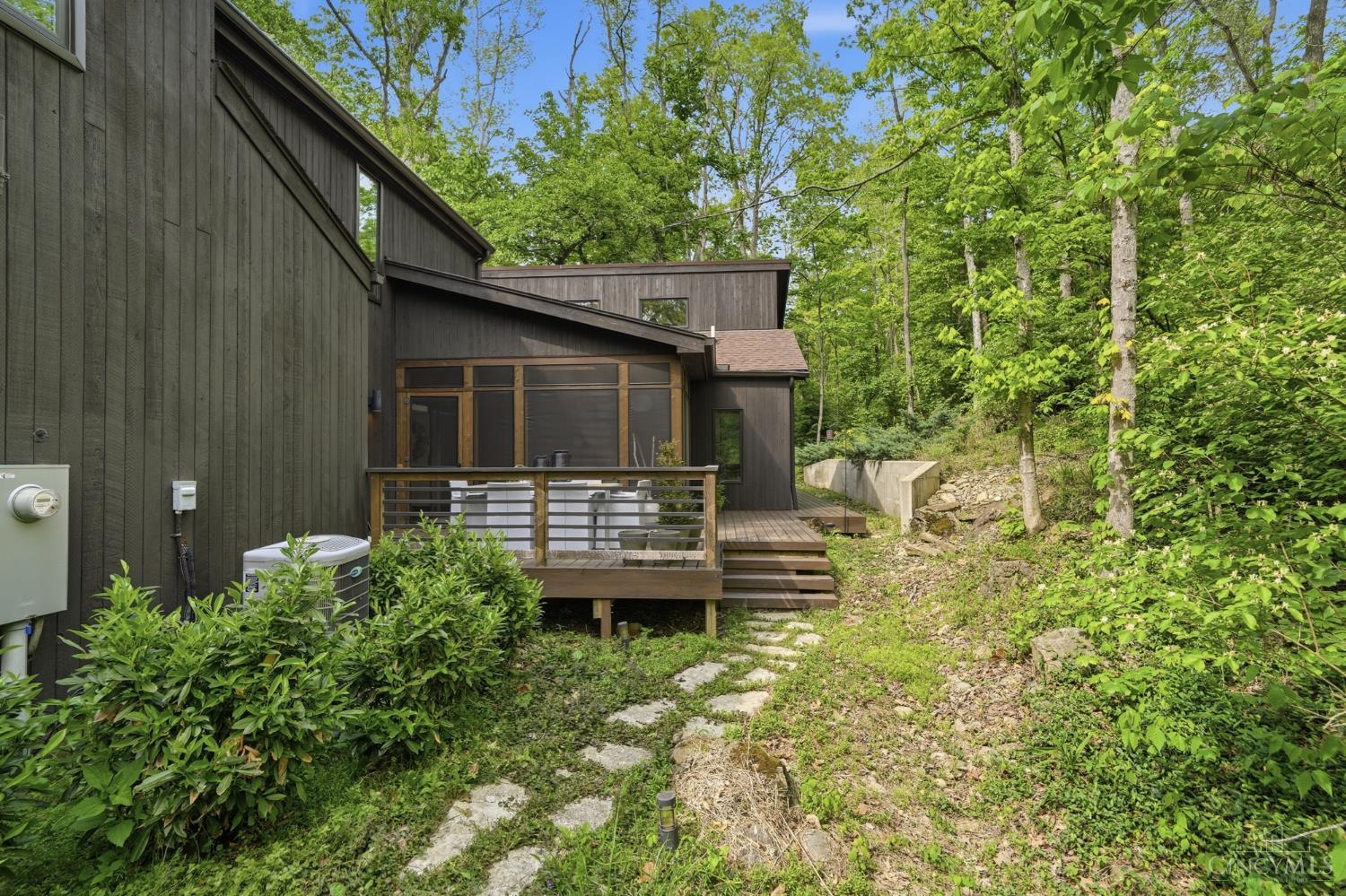 454 8 Mile Road