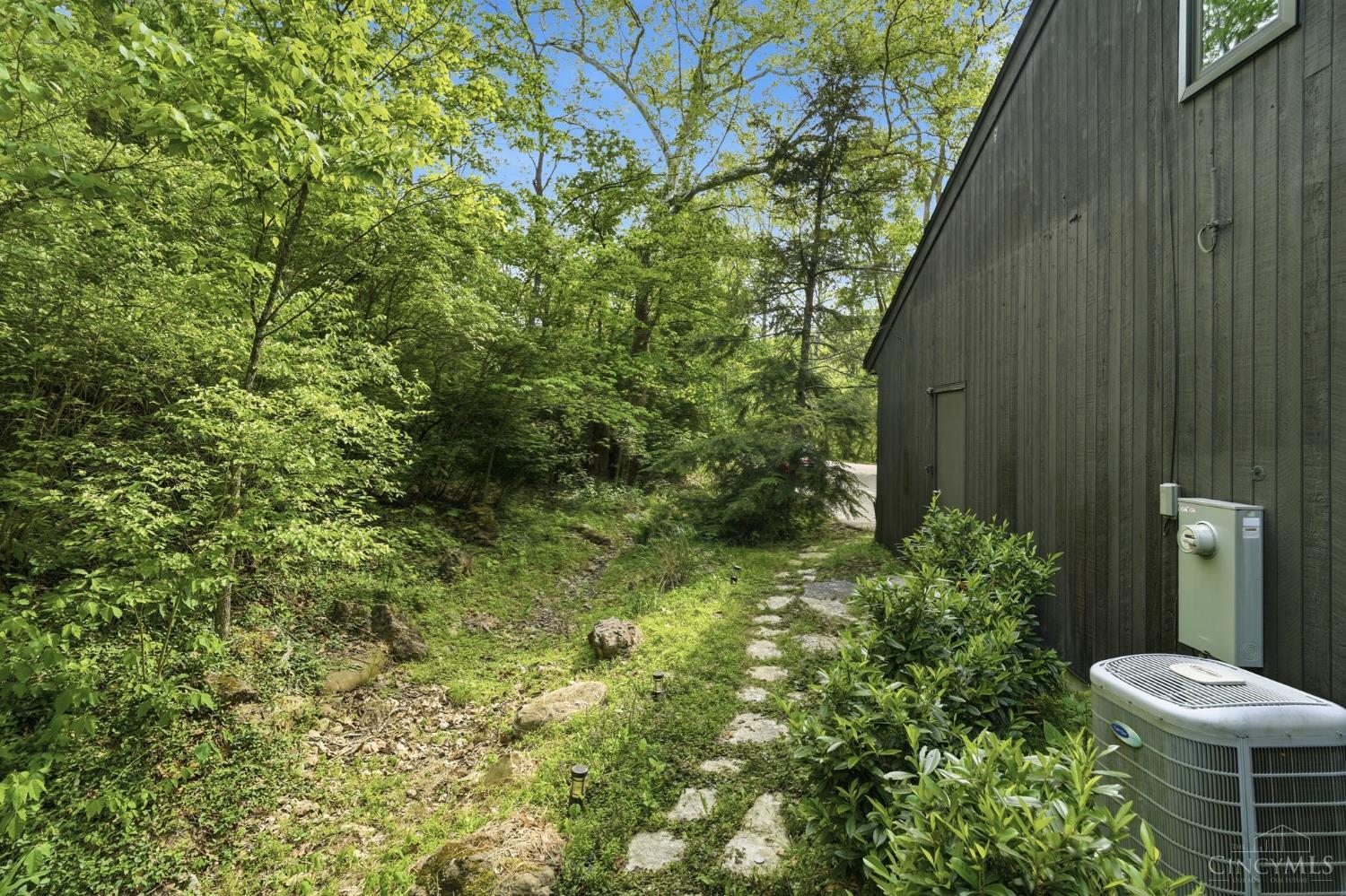 454 8 Mile Road