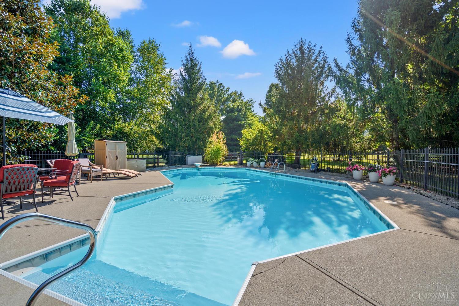 218 Silver Fox Court