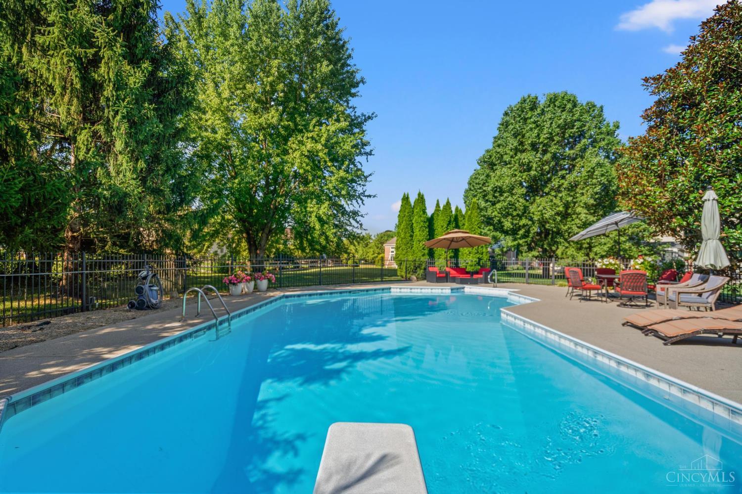 218 Silver Fox Court