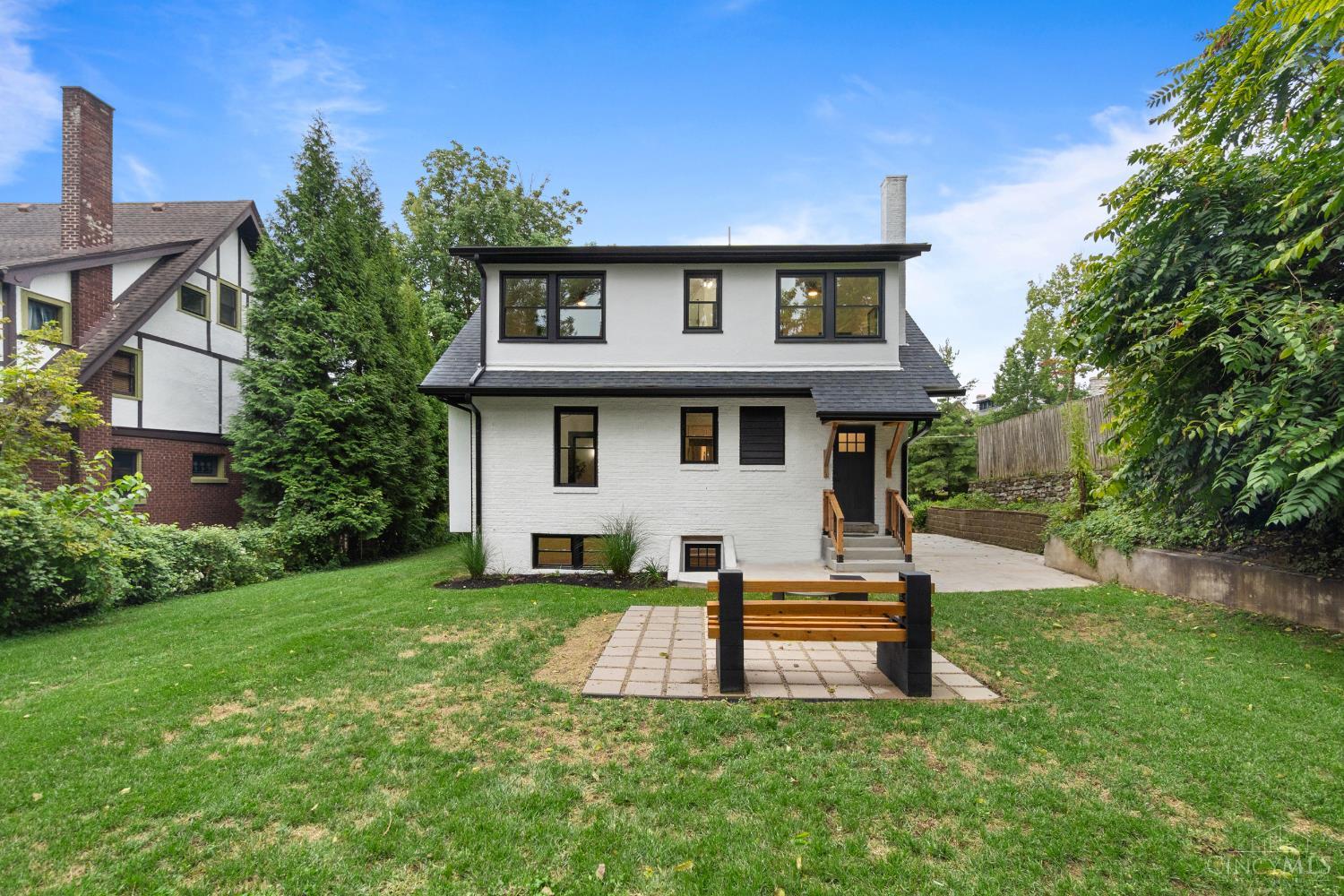 1016 Valley Lane