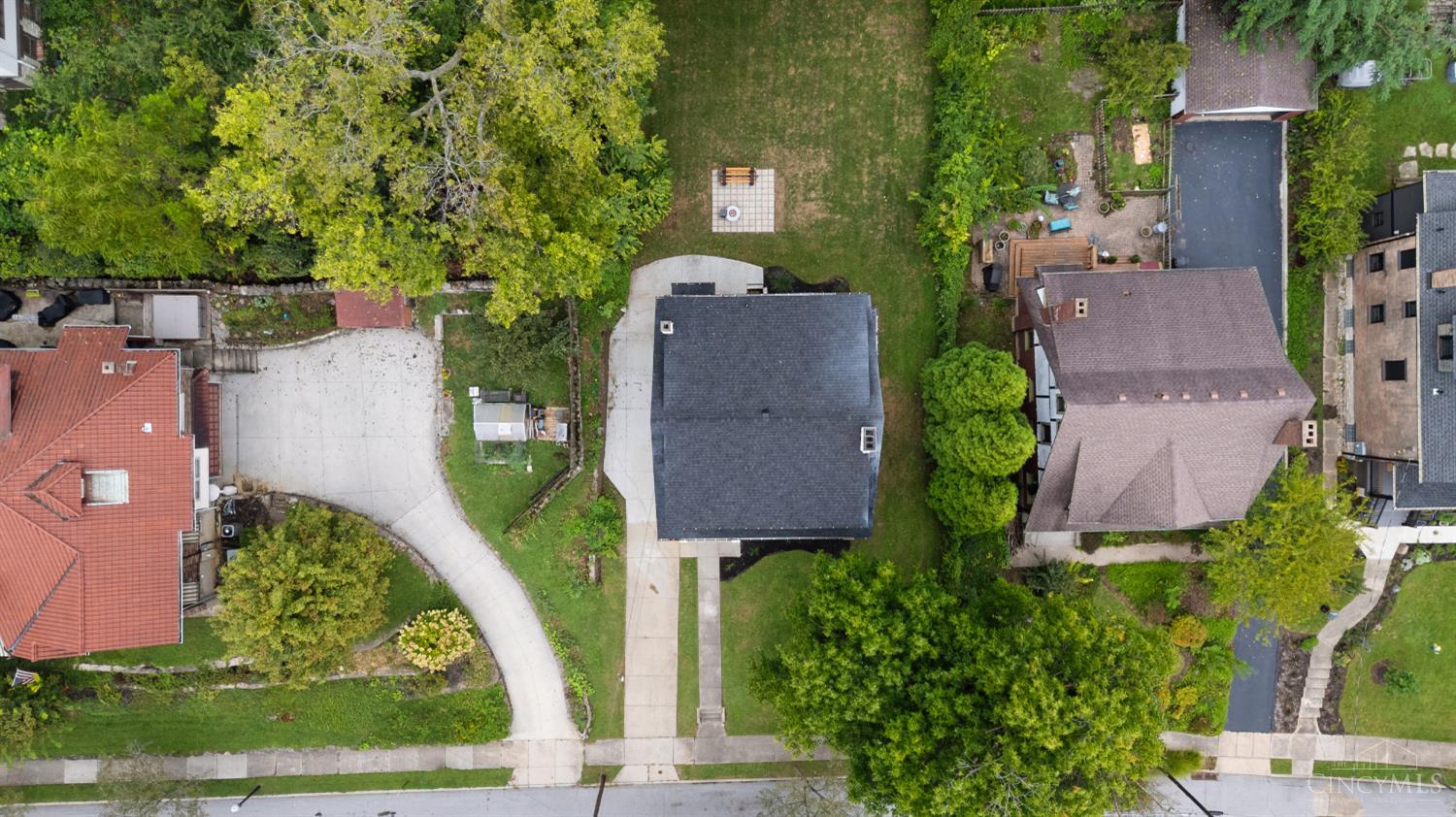 1016 Valley Lane
