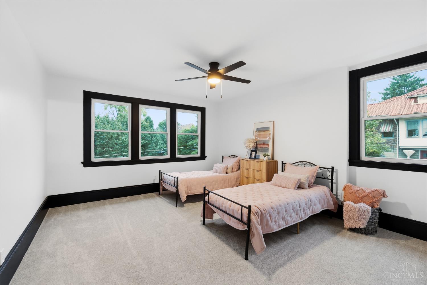 1016 Valley Lane