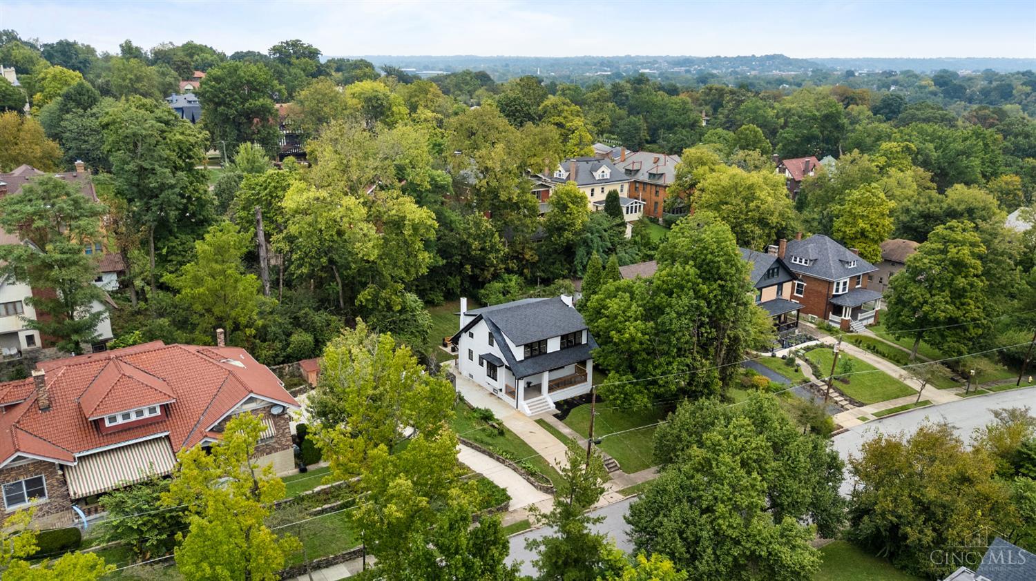 1016 Valley Lane