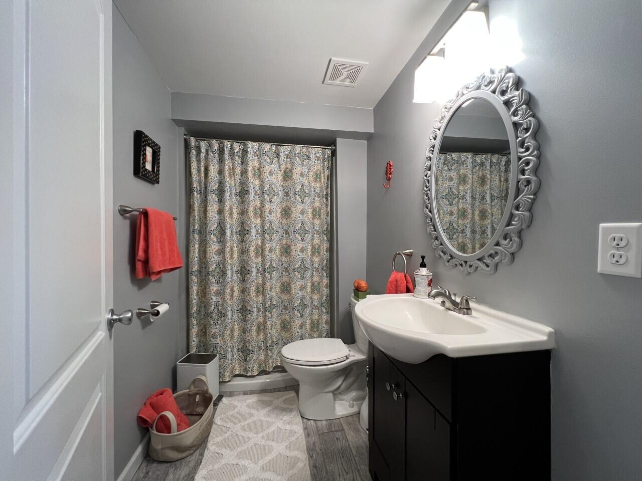 10202 Chestnut Oak Drive