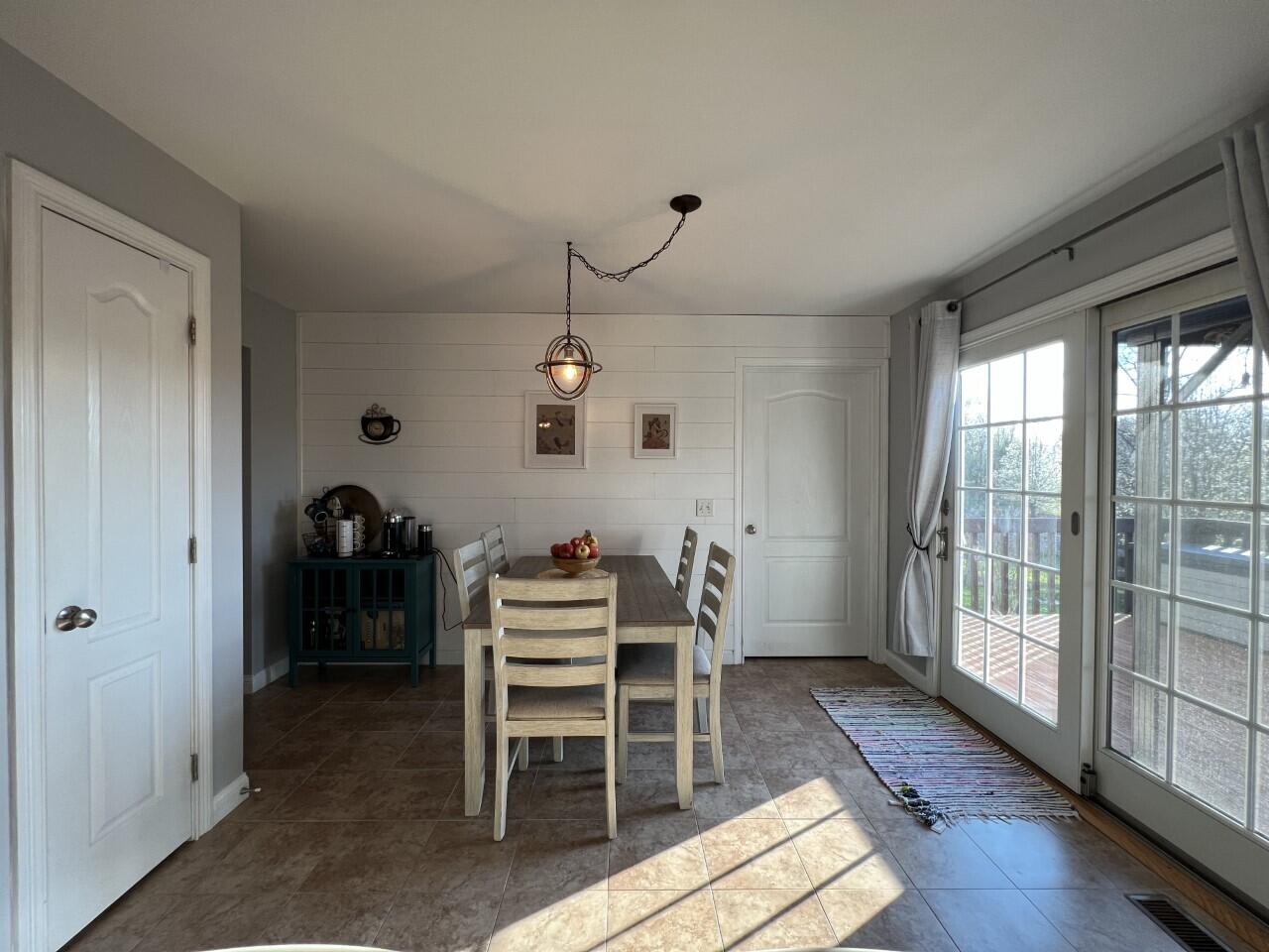 10202 Chestnut Oak Drive