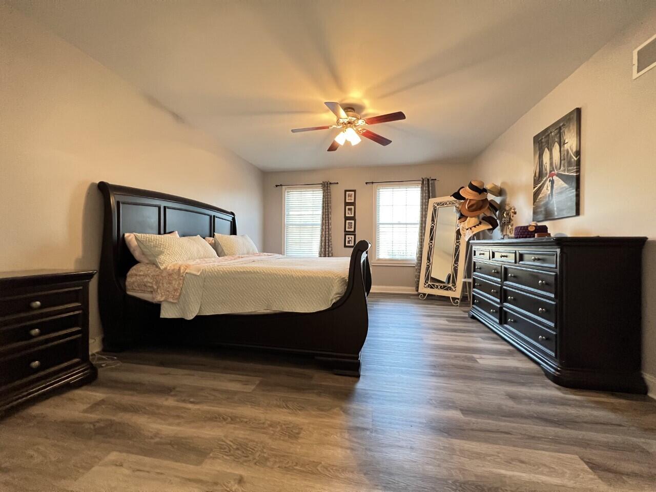 10202 Chestnut Oak Drive