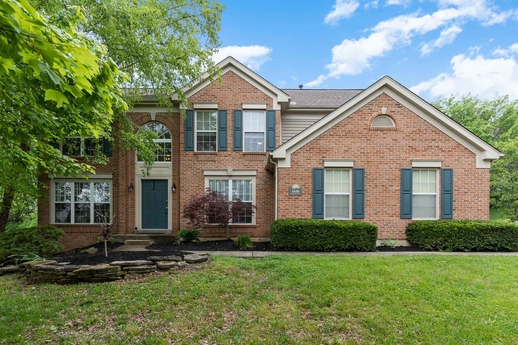 1610 Grandview Drive