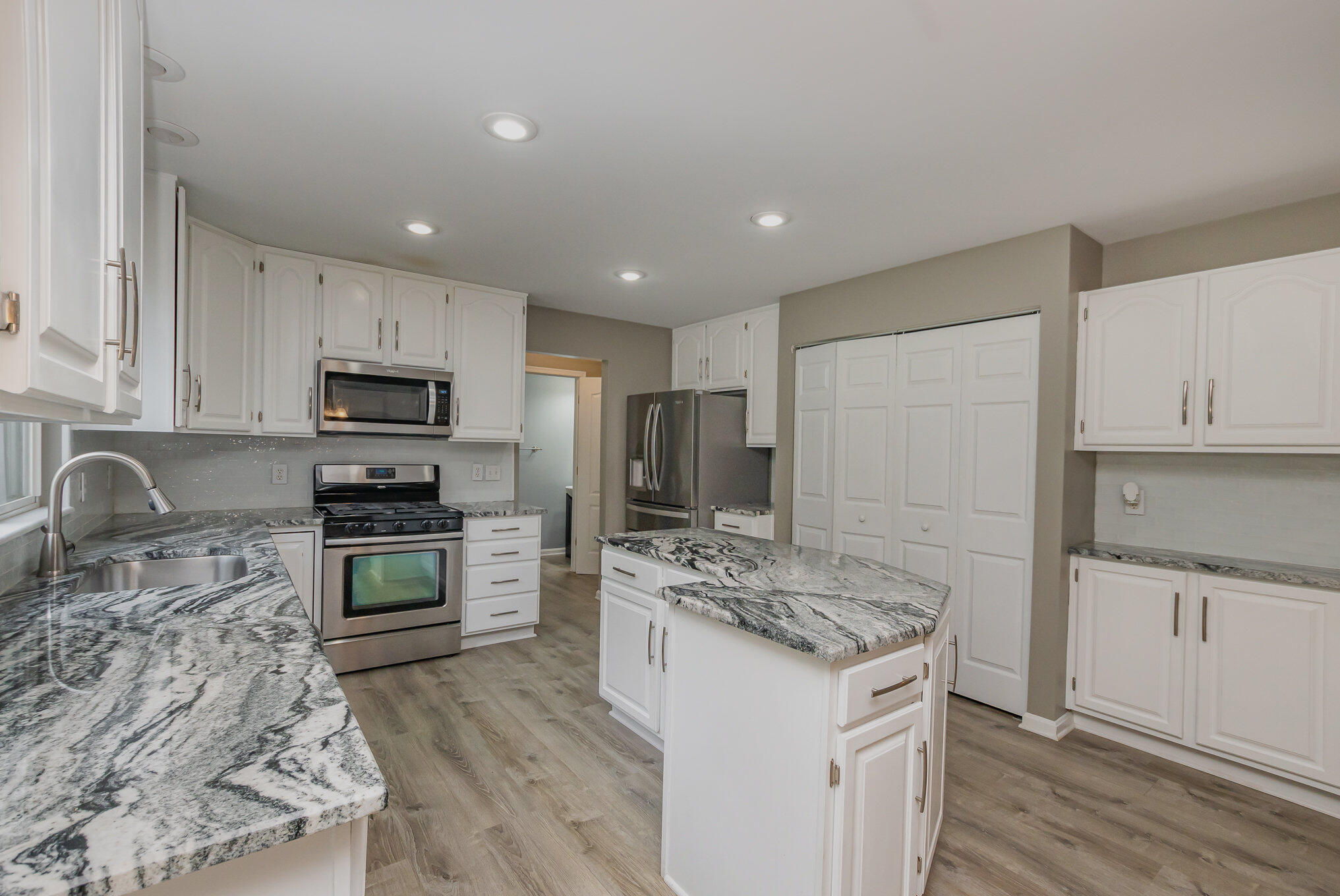 1610 Grandview Drive