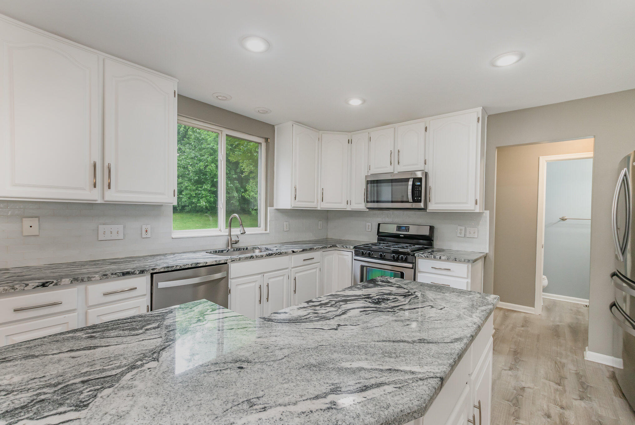 1610 Grandview Drive