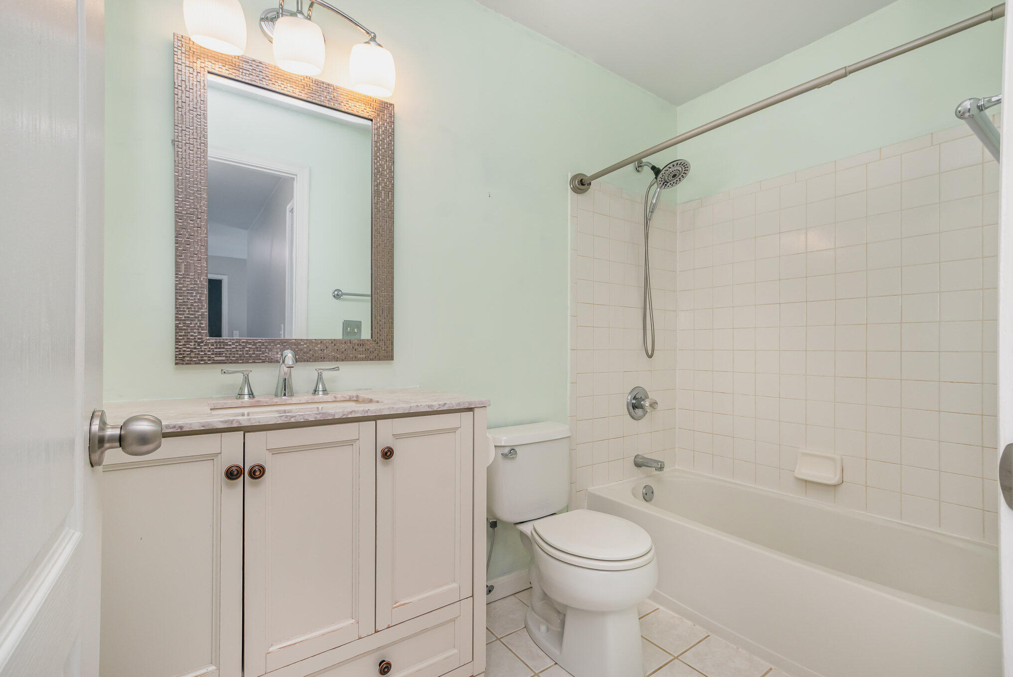 1610 Grandview Drive