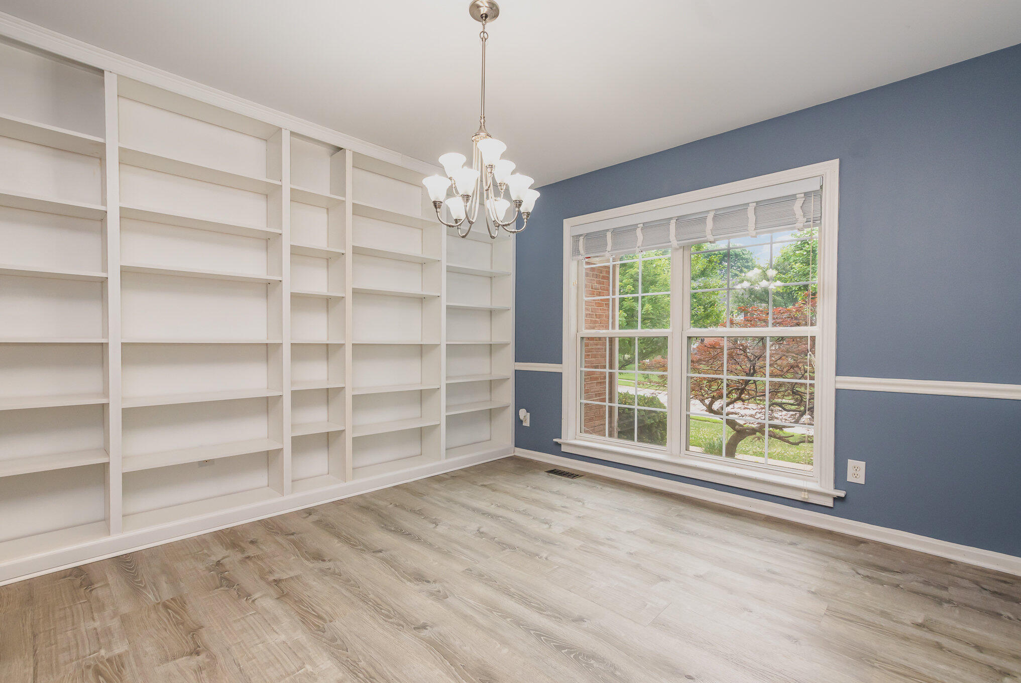 1610 Grandview Drive