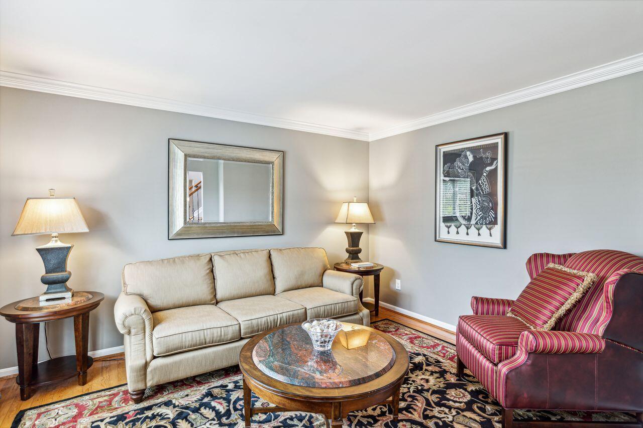 1858 Knollmont Drive