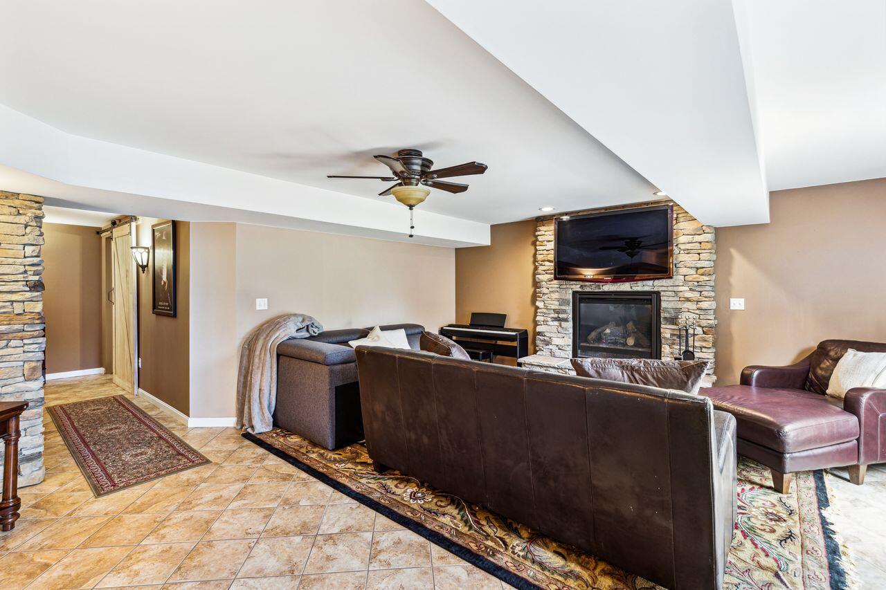 1858 Knollmont Drive